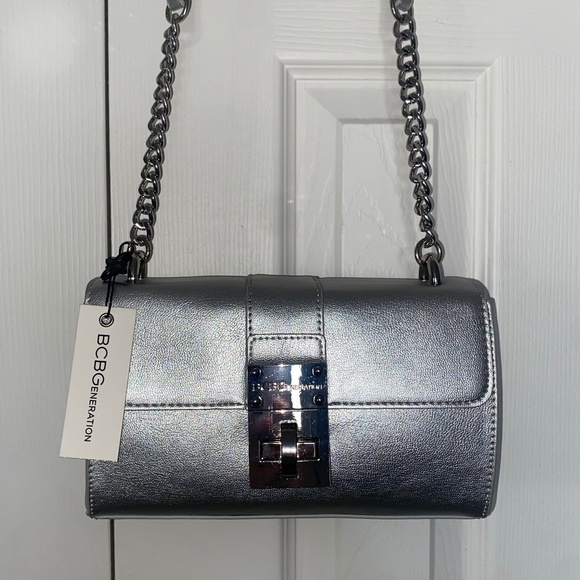 BCBG CHAIN STRAP SILVER BAG - Picture 1 of 3